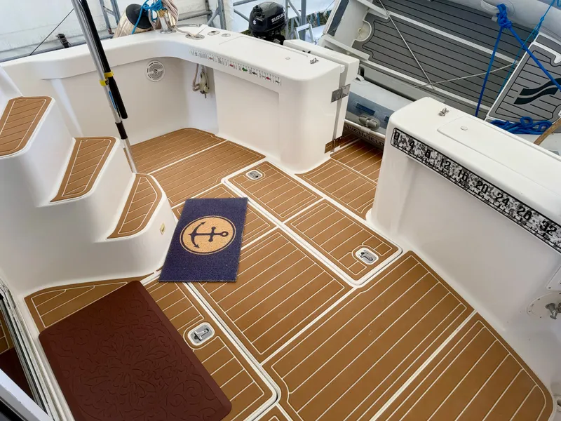 Slide: The Image of Mainship 390 Trawler 2001 - 26