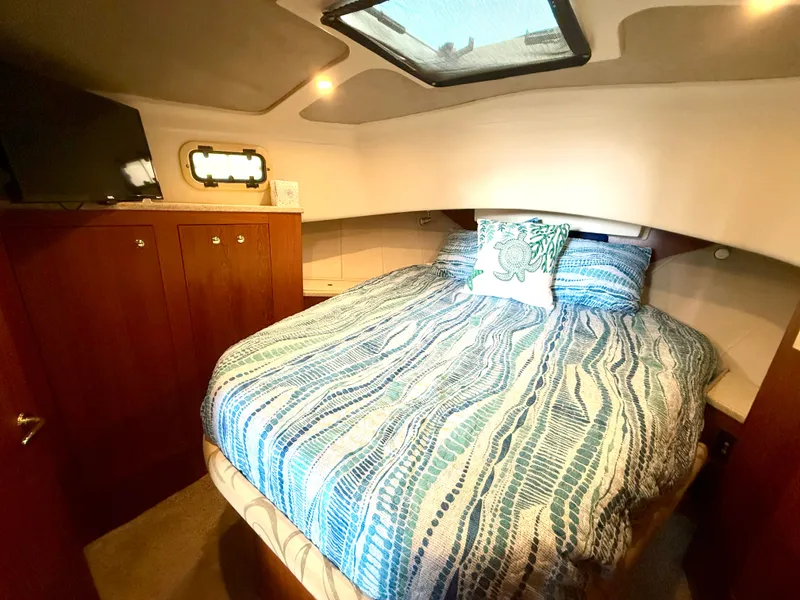 Slide: The Image of Mainship 390 Trawler 2001 - 43