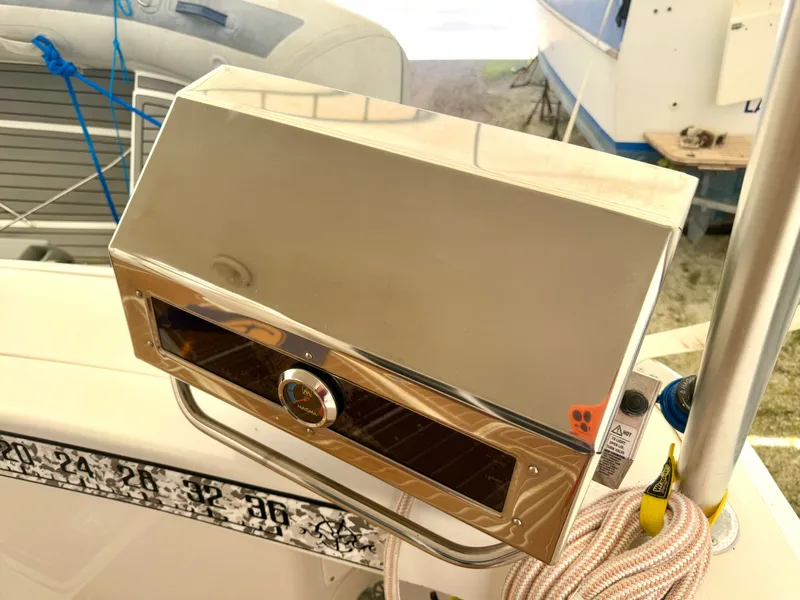 Slide: The Image of Mainship 390 Trawler 2001 - 55