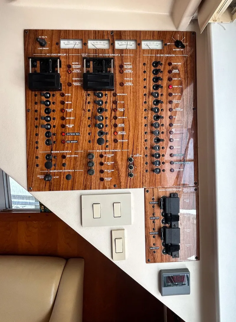 Slide: The Image of Mainship 390 Trawler 2001 - 57