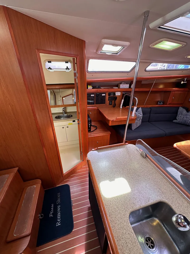 Slide: The Image of Hunter 38 2008 - 50