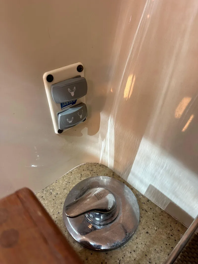 Slide: The Image of Hunter 38 2008 - 54