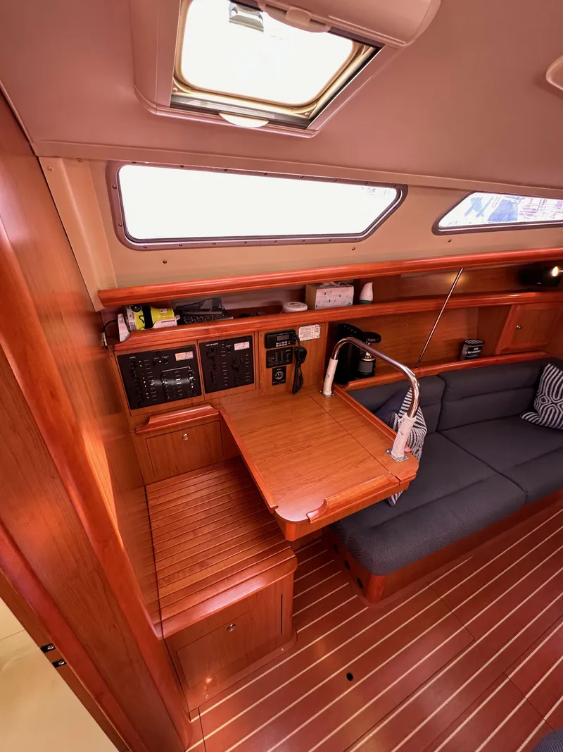 Slide: The Image of Hunter 38 2008 - 57