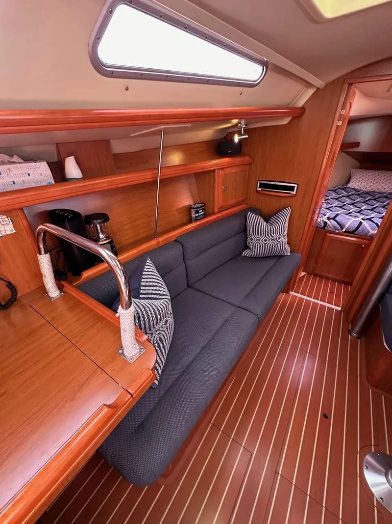 Slide: The Image of Hunter 38 2008 - 60