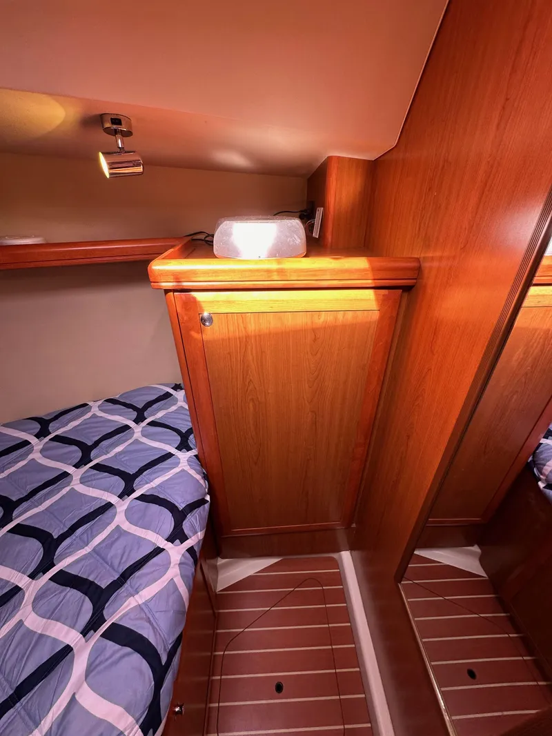 Slide: The Image of Hunter 38 2008 - 69