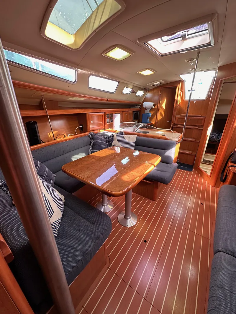 Slide: The Image of Hunter 38 2008 - 72