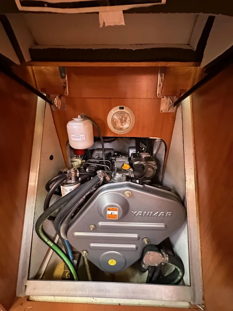 Slide: The Image of Hunter 38 2008 - 85