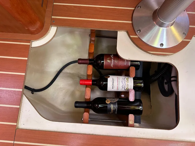 Slide: The Image of Hunter 38 2008 - 95