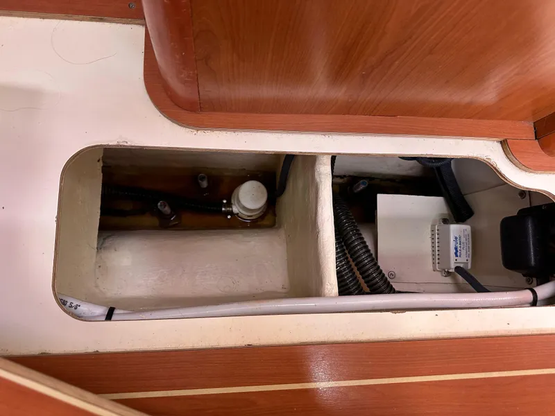 Slide: The Image of Hunter 38 2008 - 97