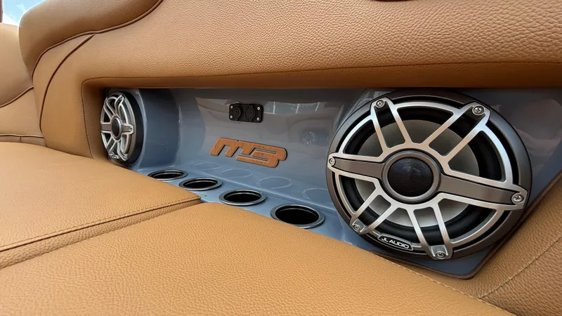 Slide: The Image of MB B52 23 Alpha 2025 - 52