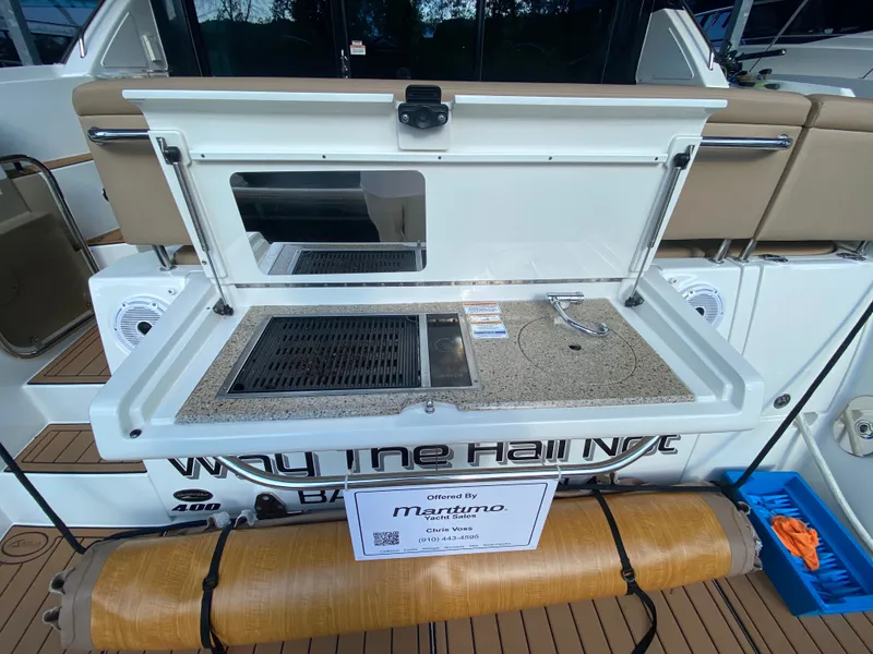 Slide: The Image of Sea Ray 400 Sundancer 2016 - 11