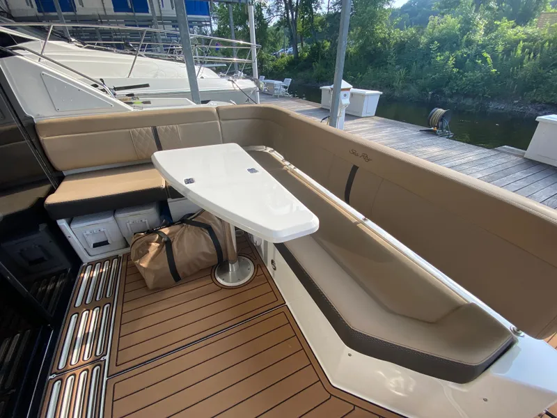 Slide: The Image of Sea Ray 400 Sundancer 2016 - 16