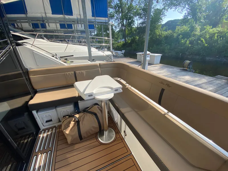 Slide: The Image of Sea Ray 400 Sundancer 2016 - 17