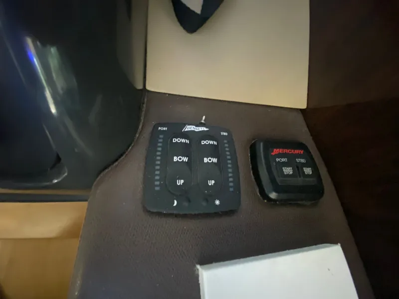 Slide: The Image of Sea Ray 400 Sundancer 2016 - 36