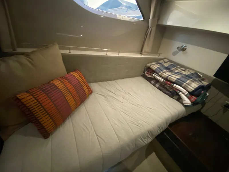 Slide: The Image of Sea Ray 400 Sundancer 2016 - 44