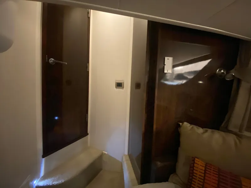 Slide: The Image of Sea Ray 400 Sundancer 2016 - 45