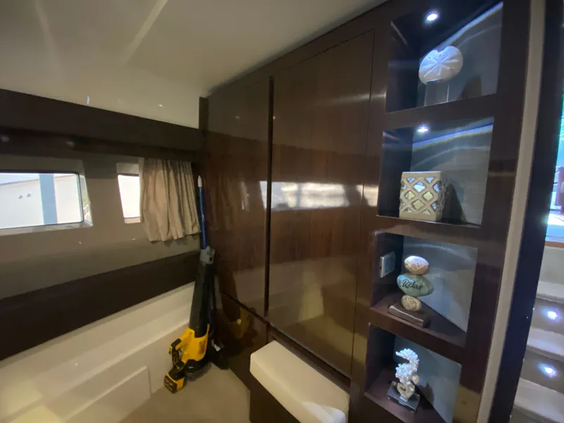 Slide: The Image of Sea Ray 400 Sundancer 2016 - 47