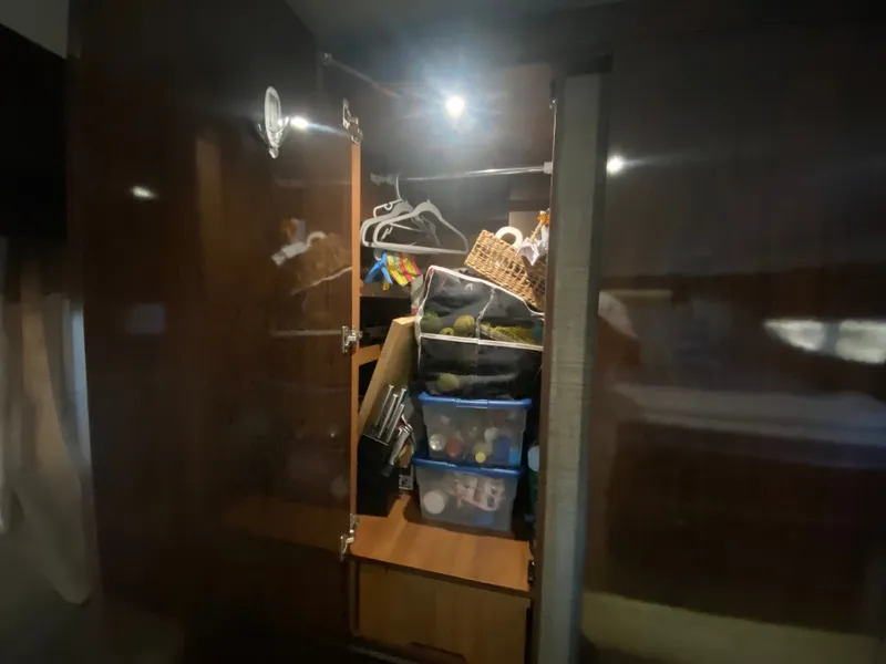 Slide: The Image of Sea Ray 400 Sundancer 2016 - 50