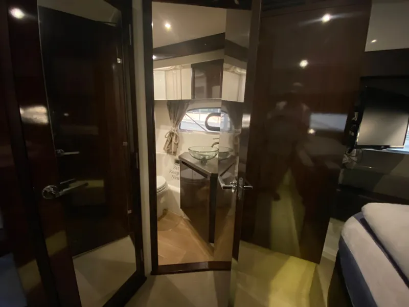 Slide: The Image of Sea Ray 400 Sundancer 2016 - 53