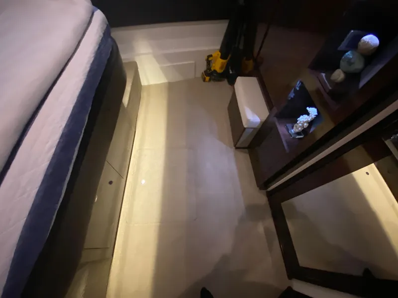 Slide: The Image of Sea Ray 400 Sundancer 2016 - 54