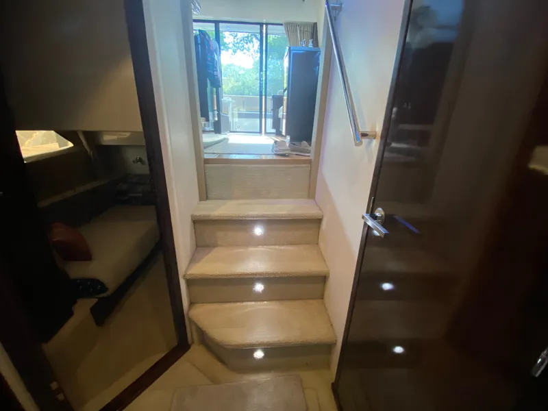 Slide: The Image of Sea Ray 400 Sundancer 2016 - 57