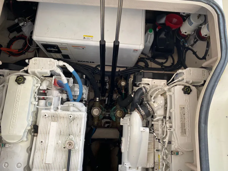 Slide: The Image of Sea Ray 400 Sundancer 2016 - 60