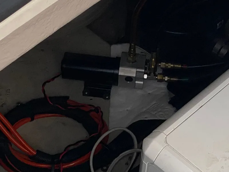 Slide: The Image of Sea Ray 400 Sundancer 2016 - 62