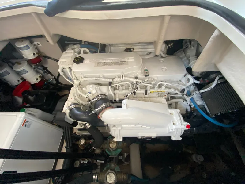 Slide: The Image of Sea Ray 400 Sundancer 2016 - 65