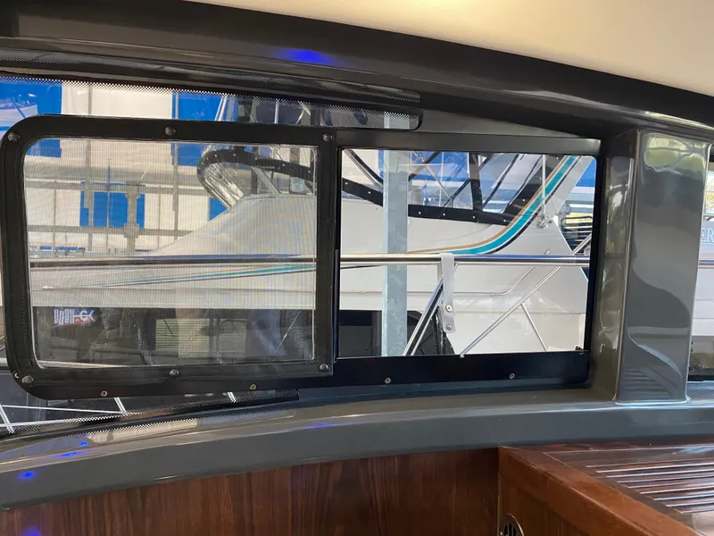 Slide: The Image of Sea Ray 400 Sundancer 2016 - 67