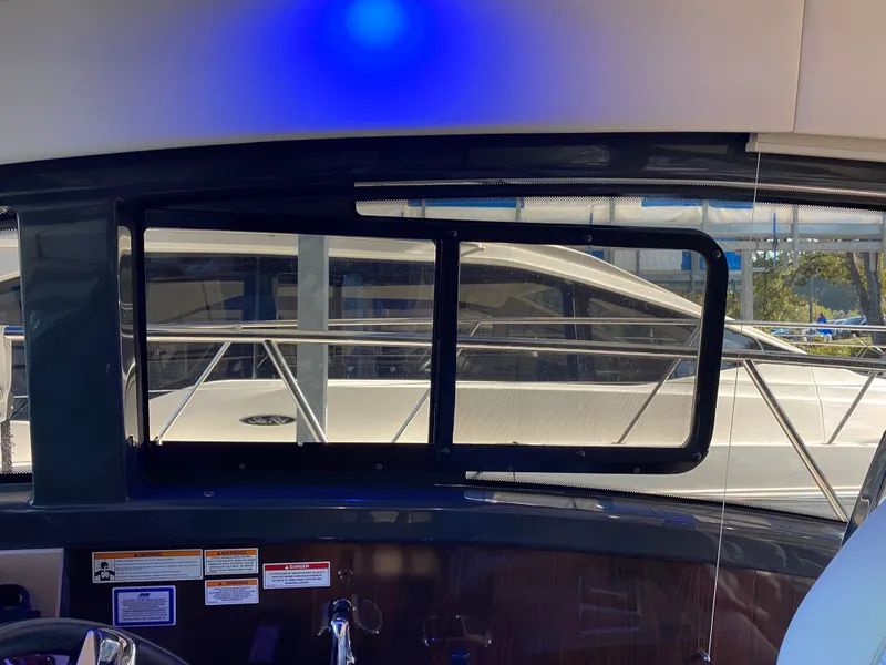 Slide: The Image of Sea Ray 400 Sundancer 2016 - 68