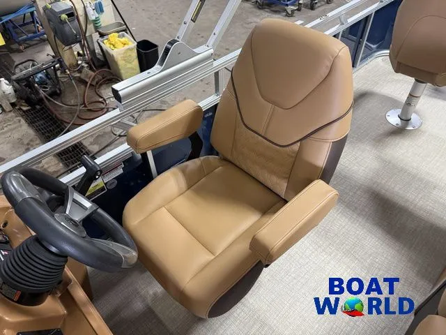 Slide: The Image of Tahoe Sport 2385 Rear Fish & Honda 4-Stroke EFI 2026 - 11