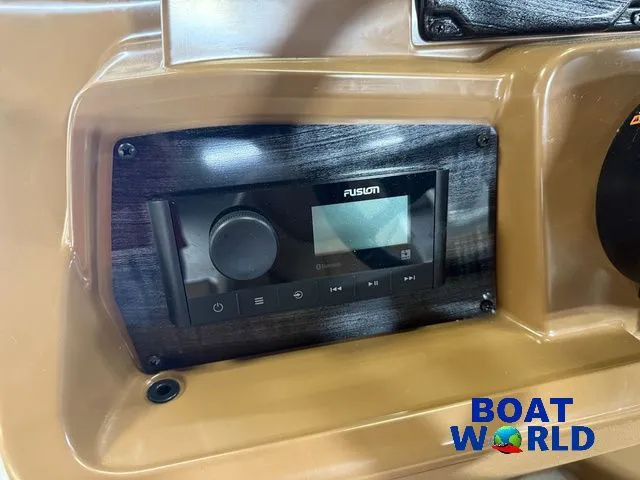 Slide: The Image of Tahoe Sport 2385 Rear Fish & Honda 4-Stroke EFI 2026 - 13