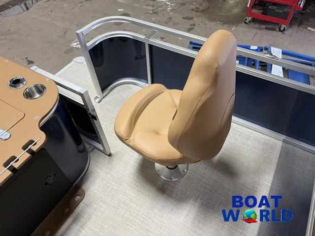 Slide: The Image of Tahoe Sport 2385 Rear Fish & Honda 4-Stroke EFI 2026 - 20