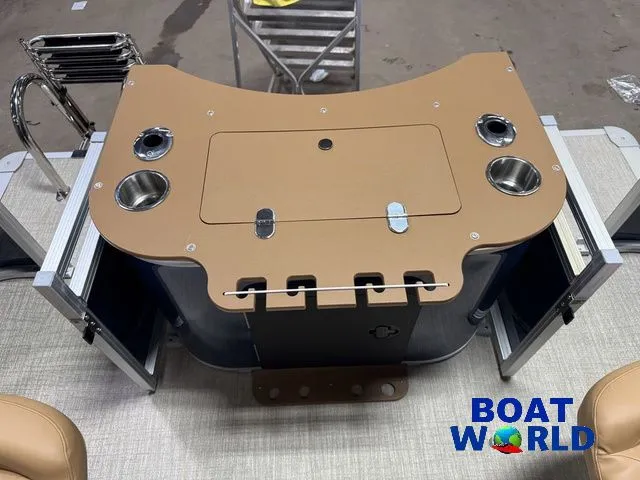 Slide: The Image of Tahoe Sport 2385 Rear Fish & Honda 4-Stroke EFI 2026 - 21