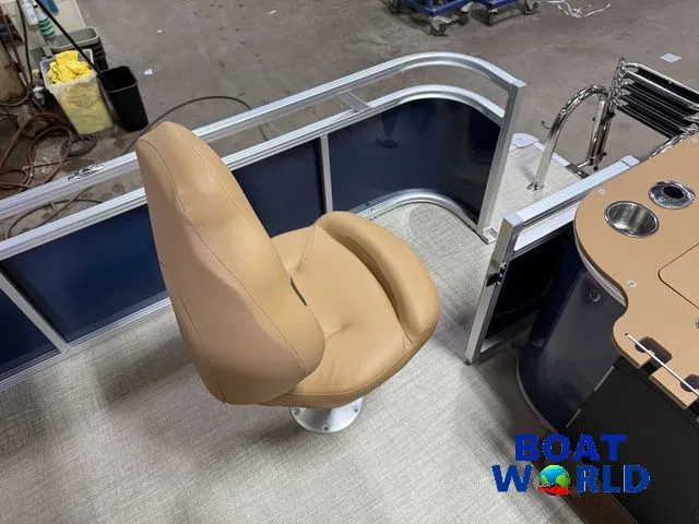 Slide: The Image of Tahoe Sport 2385 Rear Fish & Honda 4-Stroke EFI 2026 - 22