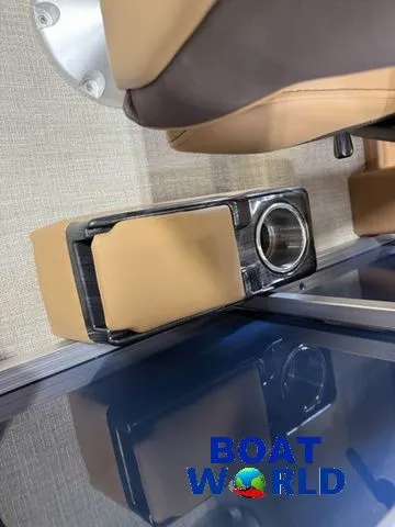 Slide: The Image of Tahoe Sport 2385 Rear Fish & Honda 4-Stroke EFI 2026 - 25