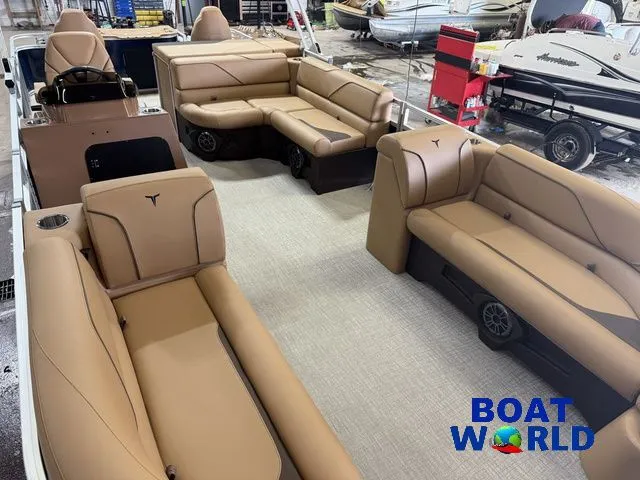 Slide: The Image of Tahoe Sport 2385 Rear Fish & Honda 4-Stroke EFI 2026 - 32