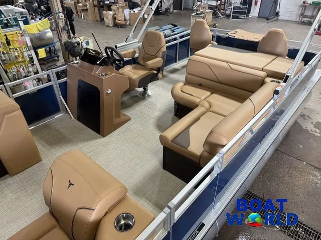 Slide: The Image of Tahoe Sport 2385 Rear Fish & Honda 4-Stroke EFI 2026 - 4