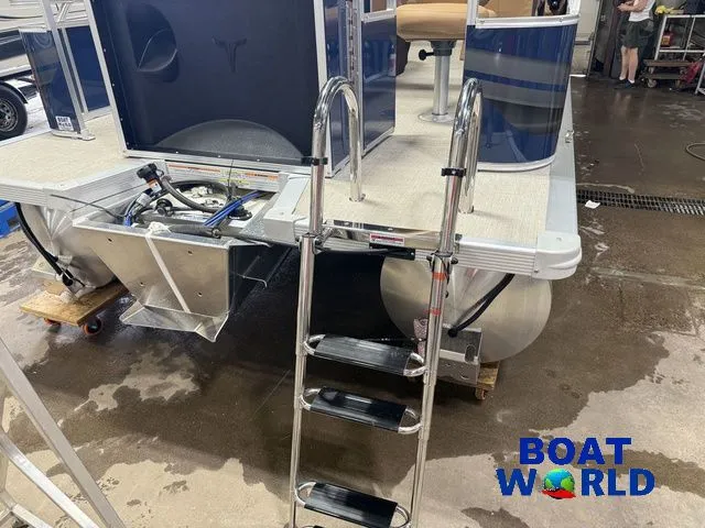 Slide: The Image of Tahoe Sport 2385 Rear Fish & Honda 4-Stroke EFI 2026 - 41