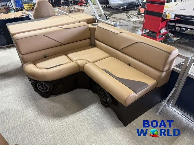 Slide: The Image of Tahoe Sport 2385 Rear Fish & Honda 4-Stroke EFI 2026 - 9