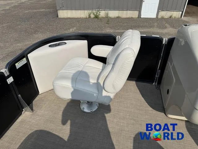 Slide: The Image of Palm Beach 200 Castmaster Pontoon With SEA LEGS 2017 - 12