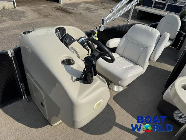 Slide: The Image of Palm Beach 200 Castmaster Pontoon With SEA LEGS 2017 - 20