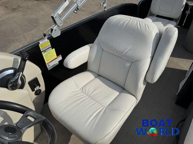 Slide: The Image of Palm Beach 200 Castmaster Pontoon With SEA LEGS 2017 - 21