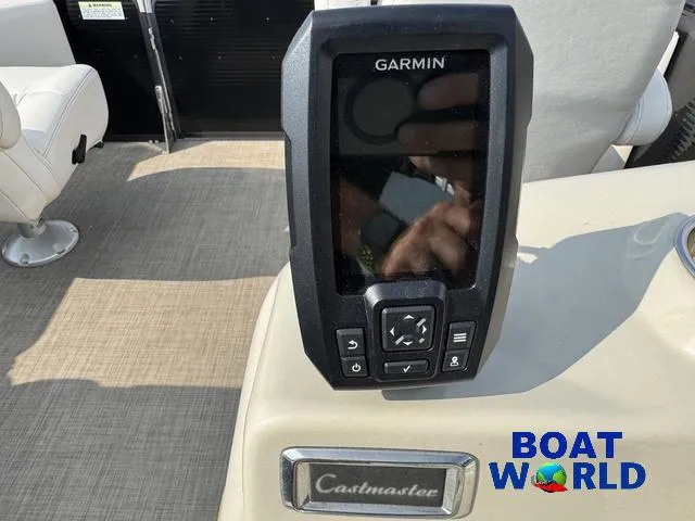 Slide: The Image of Palm Beach 200 Castmaster Pontoon With SEA LEGS 2017 - 26