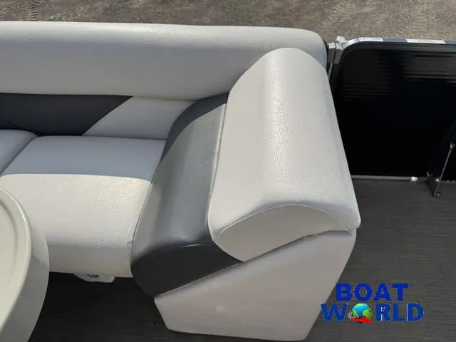 Slide: The Image of Palm Beach 200 Castmaster Pontoon With SEA LEGS 2017 - 30