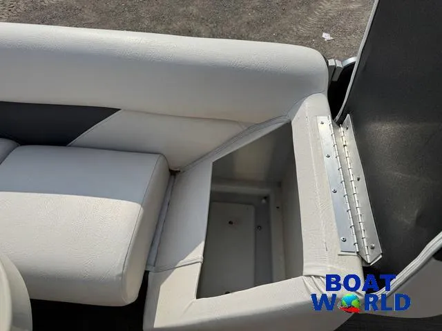 Slide: The Image of Palm Beach 200 Castmaster Pontoon With SEA LEGS 2017 - 31