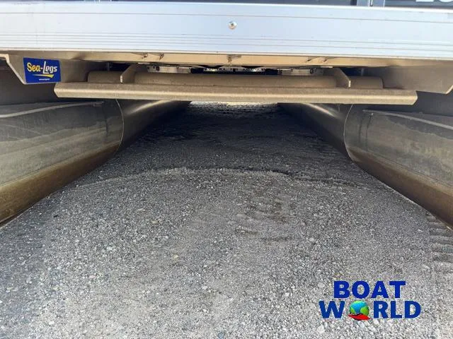 Slide: The Image of Palm Beach 200 Castmaster Pontoon With SEA LEGS 2017 - 62