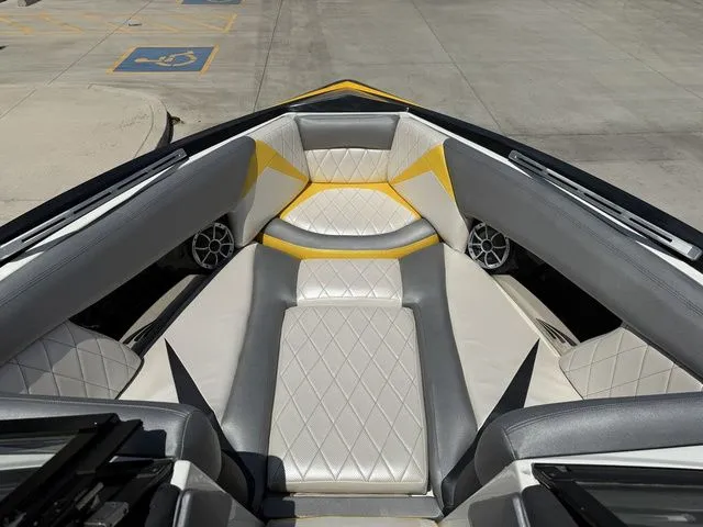 Slide: The Image of Tigé Z3 2013 - 10