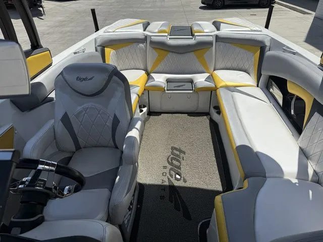 Slide: The Image of Tigé Z3 2013 - 8