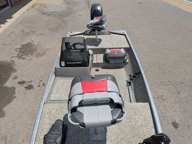 Slide: The Image of Tracker Pro 160 2016 - 10